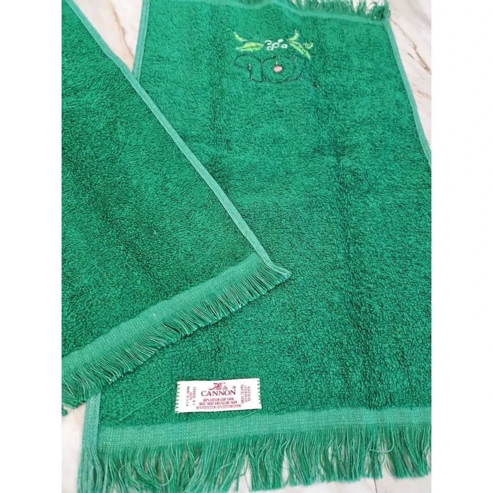 Two Vintage Cannon USA Embroidered Christmas Hand Towels Cotton Terry Fringe